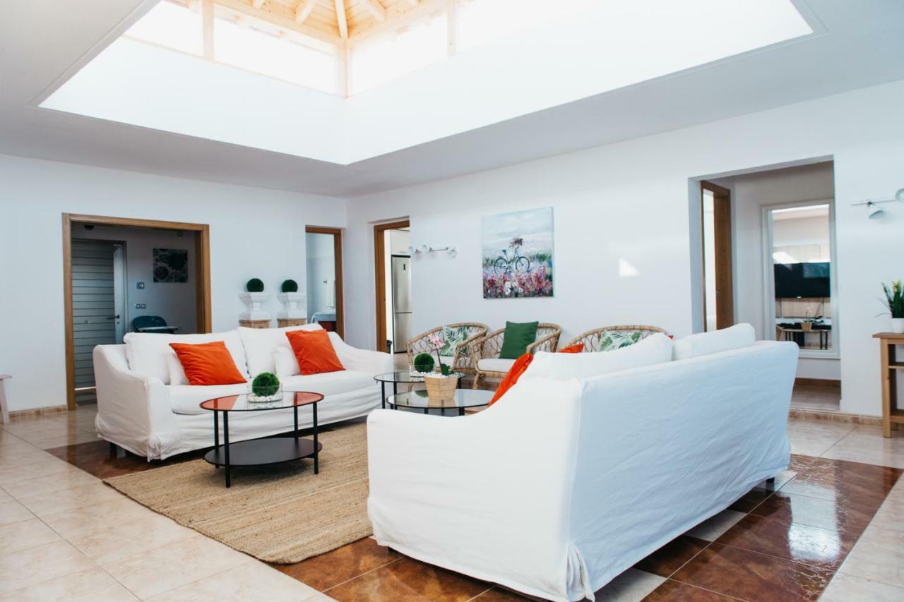 Eco Villa White Suite With Climatized Pool Калета-де-Фусте Экстерьер фото